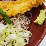 Hakone Soba Honjin - わさびをよ～くおつゆに溶かします。