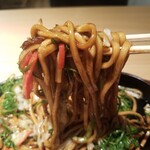 焼きそば専門天 - ソース焼きそば　太麺　牛ホルモン　950円