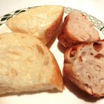 ロウリーズ・ザ・プライムリブ 東京 - サラダブッフェ 1500円 のパン2種類盛り合わせ