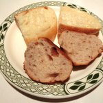 ロウリーズ・ザ・プライムリブ 東京 - サラダブッフェ 1500円 のパン2種類盛り合わせ