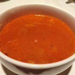 ロウリーズ・ザ・プライムリブ 東京 - サラダブッフェ 1500円 の温製ミネストローネスープ