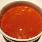 ロウリーズ・ザ・プライムリブ 東京 - サラダブッフェ 1500円 の温製ミネストローネスープ