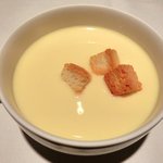 ロウリーズ・ザ・プライムリブ 東京 - サラダブッフェ 1500円 の冷製コーンポタージュスープ