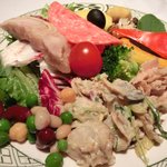 ロウリーズ・ザ・プライムリブ 東京 - サラダブッフェ 1500円 のサラダ16種類盛り合わせ(1回目)