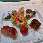 TAIKAN-EN - 前菜盛り合わせ(クラゲ、海老、茄子の甘酢、叉焼、プチトマト蜜煮、鰈)