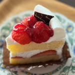 TAKAO COFFEE 珈琲焙煎工房 - ◯ガトーフレーズ¥650(こちらは息子が)