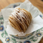 TAKAO COFFEE 珈琲焙煎工房 - ◯モンブラン¥600…マロンクリームは甘さも控えめで、中の生クリームもしつこくなく、大人向けのモンブラン♪もっとラム酒が効いてるモンブランが好みですが…(๑˃̵ᴗ˂̵)