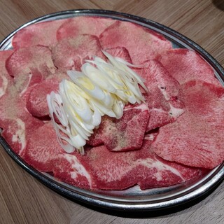 焼肉 南大門 - 料理写真:牛タン①