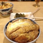 良味食堂 - かつ丼 900円