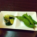 全席個室 居酒屋 九州料理 かこみ庵 - 胡麻キュウリ、枝豆