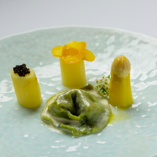 看板料理:ラヴィオリディリコッタエスピナーチ