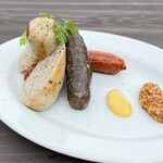 バール aBuku - ３色ソーセージ盛り合わせ