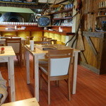 ウッデンシップ - 若々しい店内！