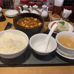 喜神菜館 - 料理写真:名物石焼麻婆豆腐ランチ(o^^o)