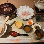 伊勢 みやび - 全景。温かい出汁をかけていただきます。お櫃に白米も