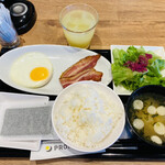 プロント - 「ベーコンエッグ定食」800円税抜き♫