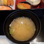 和み庵 さんと、すー - 朝定食右側