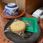 ビジネス旅館若草 - お部屋のお茶菓子