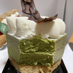 GRUN - 抹茶味チーズテリーヌ断面