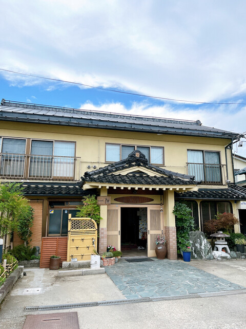 あづま旅館（喜多方）- 伝統の和室と季節料理でくつろぎの宿泊体験