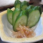 串揚げ 串の実 - おつまみで、醍醐さんから・・・ （梅なんこつときゅうり）