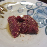 弘寿司 - モウカの星～サメの心臓のお刺身。ごま油でユッケ風の味付け。