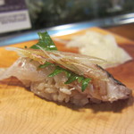 弘寿司 - サワラのたたきにみょうがと青シソ