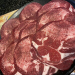 あみやき亭Plus - 塩タン2人前　@880円