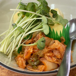 あけぼの - 小鉢の卵豆腐とキムチ