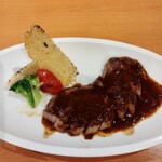 鉄板焼とお好み焼 みしまや - 国産牛モモ肉の赤ワインソース