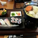 回転寿司鮮市 - 鮮市の平日ランチ
                                写真は『フグすき鍋御膳』