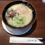 博多ラーメン清水屋 - 博多ラーメン 670円