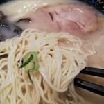 博多ラーメン清水屋 - 博多ラーメン 670円