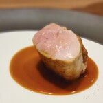 アマラントス - ソースはジュドポークで作られたもので、更に豚肉の旨味が増しています。