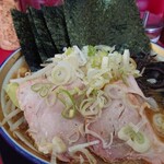 家系ラーメン王道 いしい - 野菜たっぷり♪