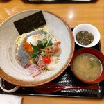 Kaisen Ryourikitora - 生しらす丼・味噌汁・小鉢