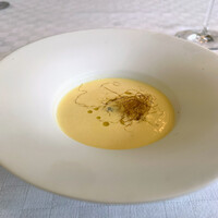 LA BRIQUE SAPPORO Akarenga Terrace - 《スープ》
                      とうもろこしの冷製スープ
                      揚げとうもろこしヒゲ　オリーブオイル＆黒トリュフ
                      