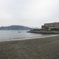 レストラン ラ・マーレ - 海のすぐ前に建っています。