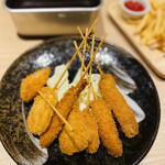 Kakurega Koshitsu Izakaya Kushikatsu Yokochou Sannomiyaten - 