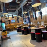 牛鍋あぐら - ハイセンスな店内。