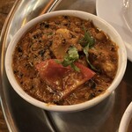 ネパールステーション - 野菜のカレー。オイリーで濃厚