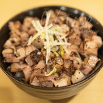 塩たいおう - チャーシュー丼