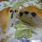 ハナサクベーカリー - 豆パン、断面