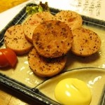 Isami - 魚肉ソーセージの黒胡椒焼き