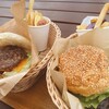 safsaf - 右が大地のバーガー、左がワイルドバーガー