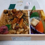 Okowa Yonehachi - 鰻おこわの美食弁当