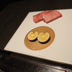 元麻布 牛牛 離宮 - 厚い牛タン　食感も旨味も凄い！