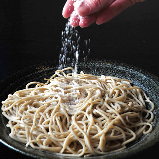 ★厳選した北海道江丹別産そば粉を使用！