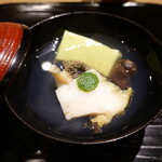 富小路 やま岸 - 鮑、松露茸、うすい豆豆腐