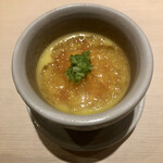 博多 鮨 まつもと - トウモロコシの茶碗蒸し                                              冷製でトウモロコシの甘味とトマトジュレの酸味が閉じ込められ絶妙でした。